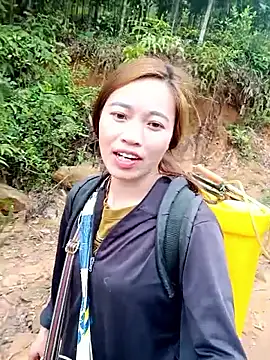 little-effy online show from March 10, 2026, 8:40 am