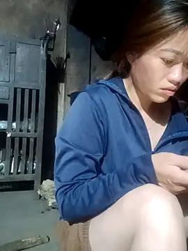 Snapshot of little-effy chatting on July 2, 2026, 9:21 pm little-effy online show from July 2, 2026, 9:21 pm