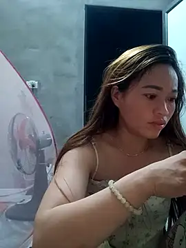 Snapshot of little-effy chatting on July 31, 2026, 11:13 pm little-effy online show from July 31, 2026, 11:13 pm