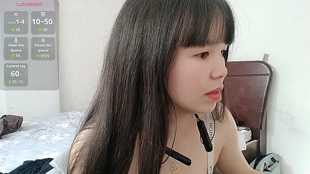 summerxiaojiejie online show from December 19, 2025, 1:20 am
