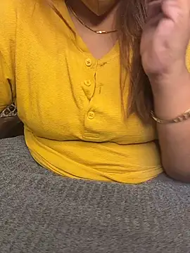 butterflyslay online show from February 15, 2026, 4:02 am