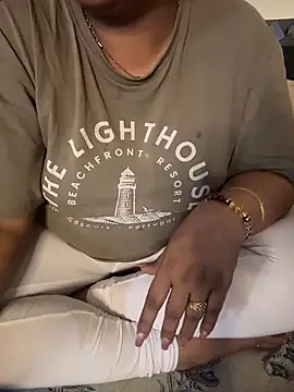 butterflyslay online show from May 14, 2026, 2:14 pm