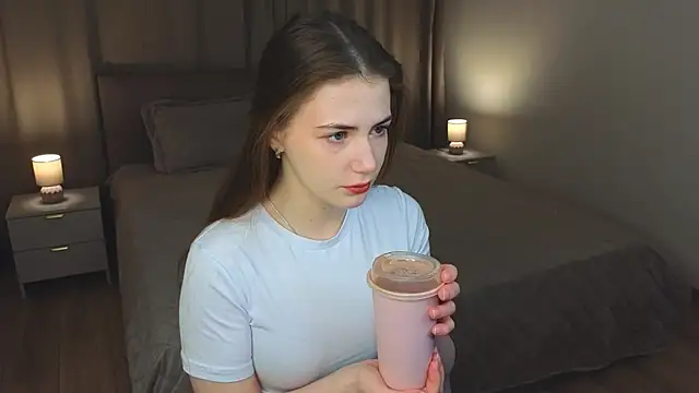 LouieRemeder online show from December 22, 2025, 4:12 am