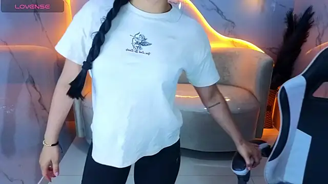 Sofi Adams Tx online show from January 14, 2026, 1:15 pm