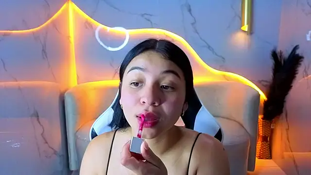 Sofi Adams Tx online show from February 4, 2026, 8:04 pm