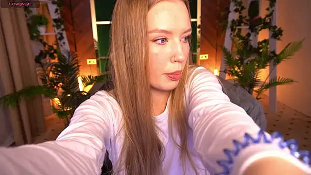 MollyyMayy online show from February 3, 2026, 3:28 pm