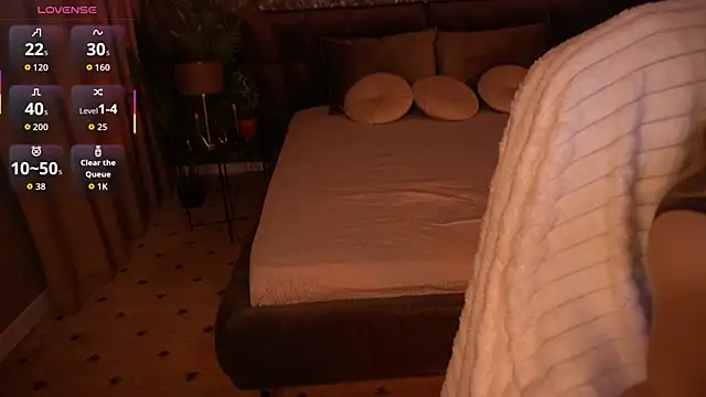 MollyyMayy online show from July 16, 2026, 1:13 am