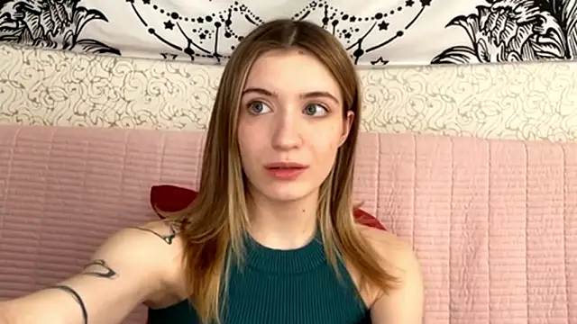 Snapshot of Shining_Robi chatting on March 11, 2026, 12:43 pm Shining Robi online show from March 11, 2026, 12:43 pm