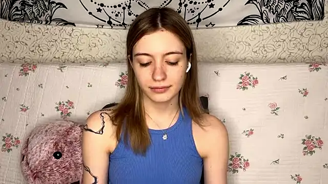 Snapshot of Shining_Robi chatting on February 5, 2026, 1:40 pm Shining Robi online show from February 5, 2026, 1:40 pm