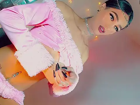 agathaferrer3 online show from February 5, 2026, 4:08 am