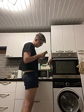 robertkingsize online show from February 6, 2026, 7:54 pm