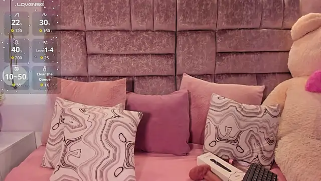 miaa quinn online show from March 19, 2026, 4:23 am