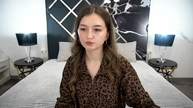 CyrenaLuxe online show from July 23, 2026, 12:13 pm