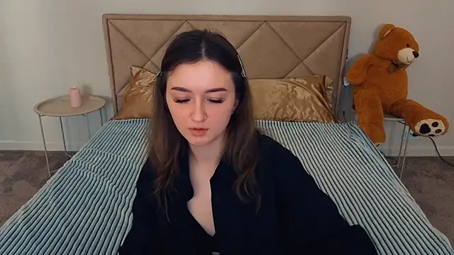 CyrenaLuxe online show from April 29, 2026, 12:53 pm