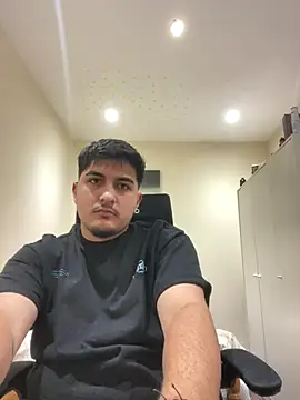 Juliann69Ramiro online show from December 16, 2025, 11:09 pm