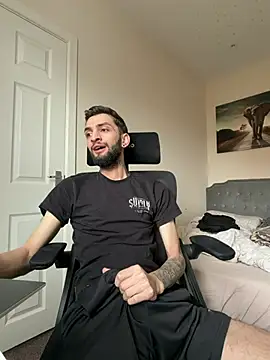 Juliann69Ramiro online show from March 27, 2026, 1:12 pm