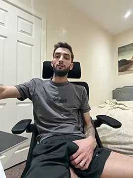 Juliann69Ramiro online show from March 31, 2026, 9:39 pm