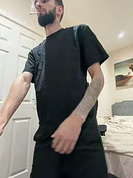 Juliann69Ramiro online show from April 1, 2026, 9:45 pm