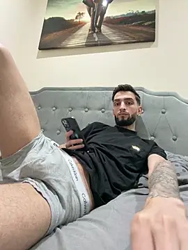 Juliann69Ramiro online show from February 17, 2026, 9:34 pm