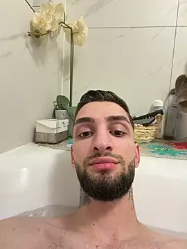 Juliann69Ramiro online show from March 4, 2026, 6:04 pm