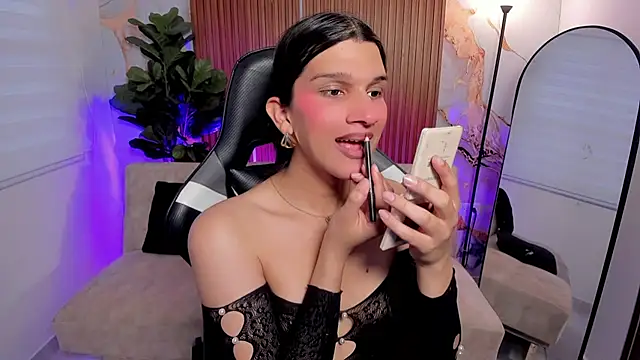 Bianca baldwin  online show from June 15, 2026, 9:25 pm