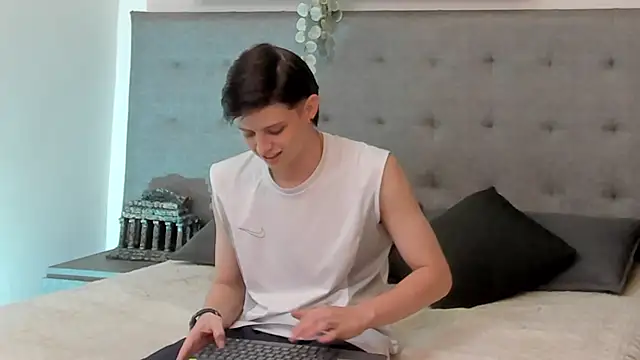 Snapshot of sebastamayo_ chatting on February 7, 2026, 4:09 am sebastamayo online show from February 7, 2026, 4:09 am