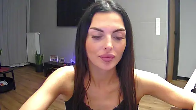 Addisonadore online show from June 15, 2026, 8:41 pm
