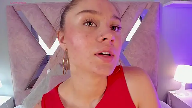 Amelia Saenz  online show from August 4, 2026, 11:48 am