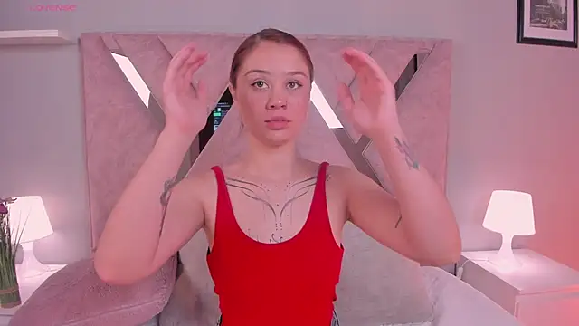 Amelia Saenz  online show from January 15, 2026, 5:49 pm