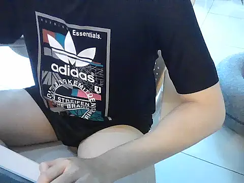 Snapshot of YourBoYyyyyyyy chatting on December 15, 2025, 6:30 am YourBoYyyyyyyy online show from December 15, 2025, 6:30 am