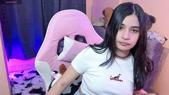 bonnieTaylor1 online show from June 4, 2026, 3:00 am