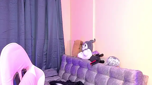 bonnieTaylor1 online show from February 3, 2026, 6:40 am