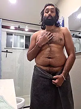 RoshiClouded online show from March 6, 2026, 4:51 am