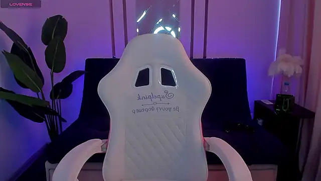 Melly Kiss online show from February 3, 2026, 5:16 am