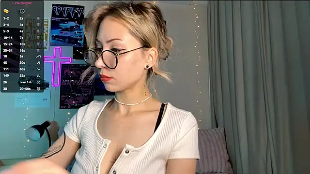 Snapshot of sun_under_skyy chatting on July 3, 2026, 4:30 am sun under skyy online show from July 3, 2026, 4:30 am