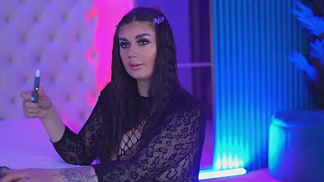 LexaRhodes online show from December 17, 2025, 3:28 pm