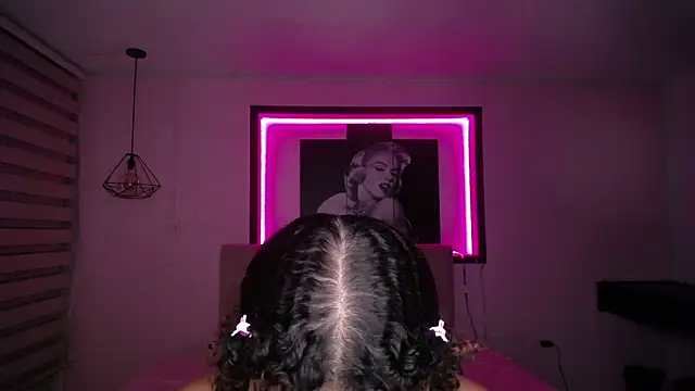 Kendall fox x online show from December 18, 2025, 4:17 am