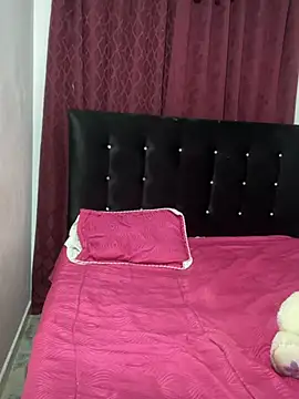 Sophia Moons  online show from February 19, 2026, 5:04 am