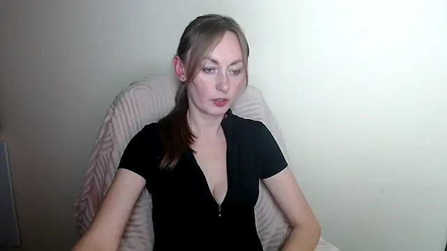 LiaSeass  online show from May 4, 2026, 1:14 pm