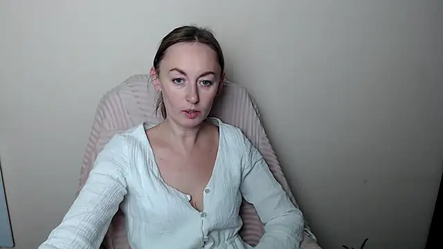 LiaSeass  online show from February 7, 2026, 1:08 pm