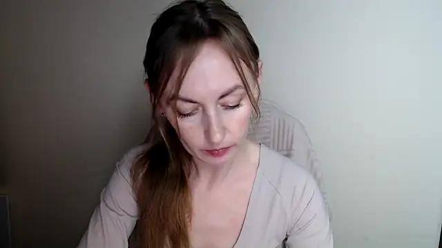 LiaSeass  online show from June 6, 2026, 12:43 pm