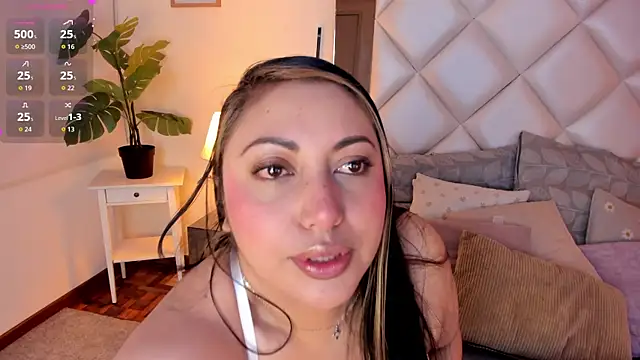 LizzCarter  online show from July 4, 2026, 11:16 am