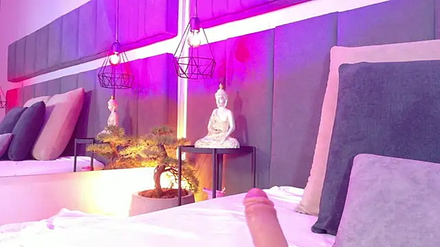 luna blannco online show from June 8, 2026, 5:35 pm