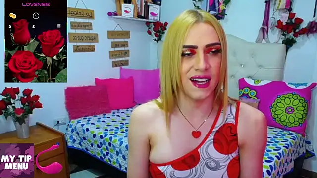 Snapshot of golden_girl01 chatting on March 3, 2026, 6:04 pm golden girl01 online show from March 3, 2026, 6:04 pm