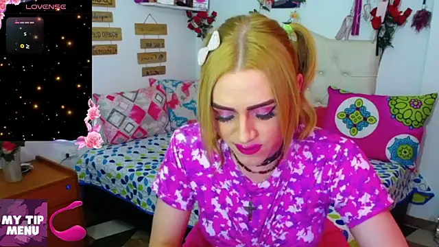 Snapshot of golden_girl01 chatting on March 12, 2026, 6:12 pm golden girl01 online show from March 12, 2026, 6:12 pm