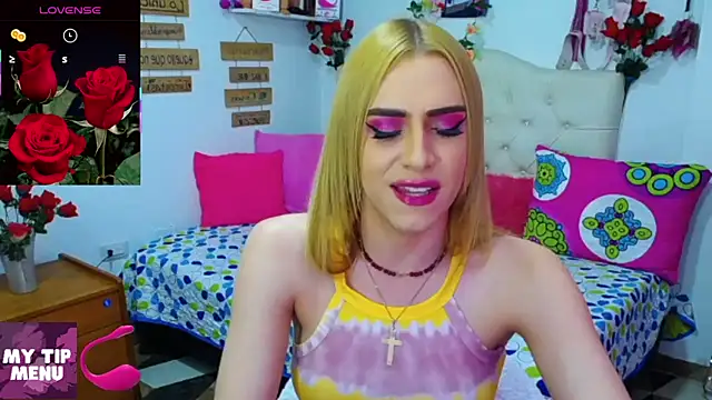 Snapshot of golden_girl01 chatting on March 6, 2026, 8:59 pm golden girl01 online show from March 6, 2026, 8:59 pm