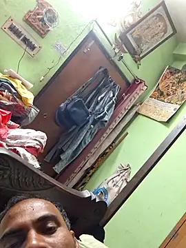 Snapshot of Mr-Mrs-couple chatting on February 1, 2026, 7:45 pm Mr-Mrs-couple online show from February 1, 2026, 7:45 pm