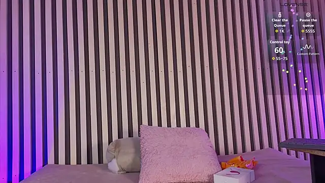 Ariana klarts online show from June 15, 2026, 1:22 pm