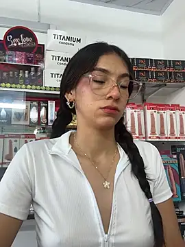 Snapshot of lunaluxury22 chatting on February 11, 2026, 2:06 pm lunaluxury22 online show from February 11, 2026, 2:06 pm