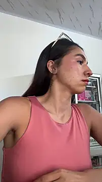 lunaluxury22 online show from June 16, 2026, 2:06 pm
